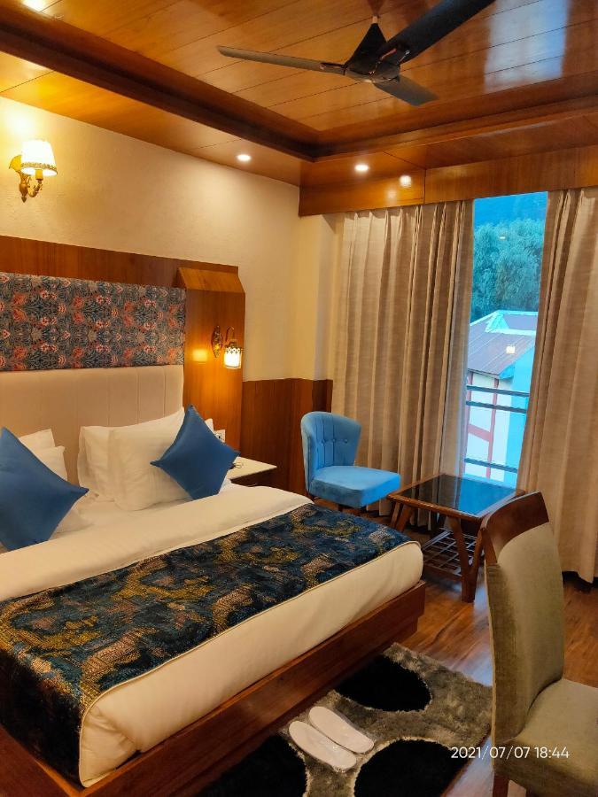 Suryansh Regency Manali Centrally Heated Air Cooled With Private Balconies Manāli Esterno foto