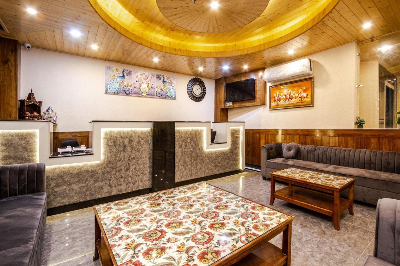 Suryansh Regency Manali Centrally Heated Air Cooled With Private Balconies Manāli Esterno foto