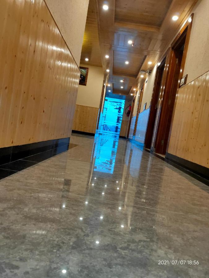 Suryansh Regency Manali Centrally Heated Air Cooled With Private Balconies Manāli Esterno foto